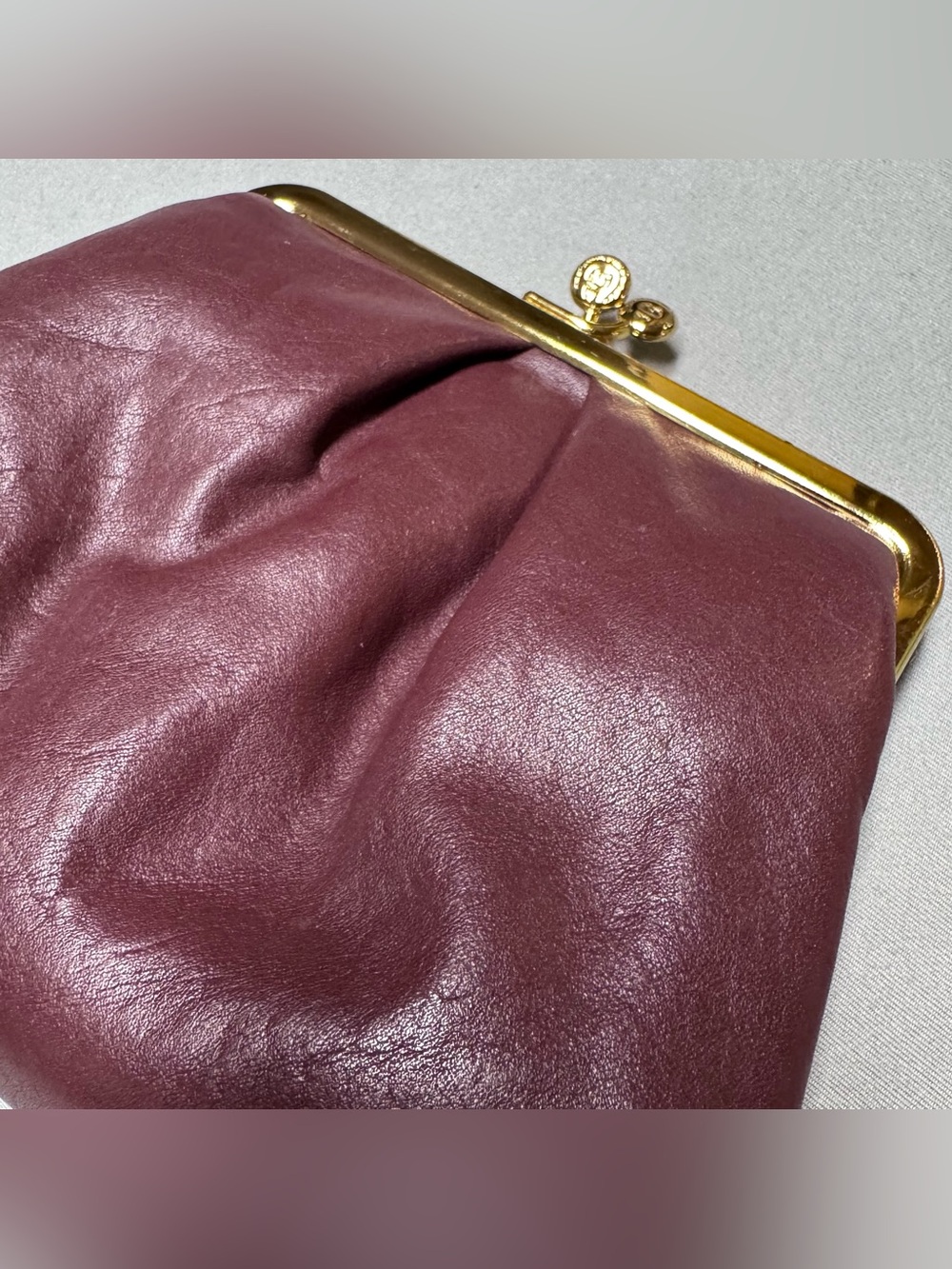 Vintage Etienne Aigner Coin Key
Purse Clutch W/ Kiss Closure oxblood leather - Picture 10 of 11